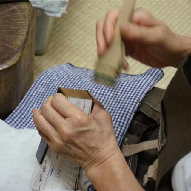 【扇子】色は匂へと 香りの扇 うつし香 あわ雪×沈香 (男女兼用) | 京扇子 | 大西常商店(名入れ受付停止中) - Image 3