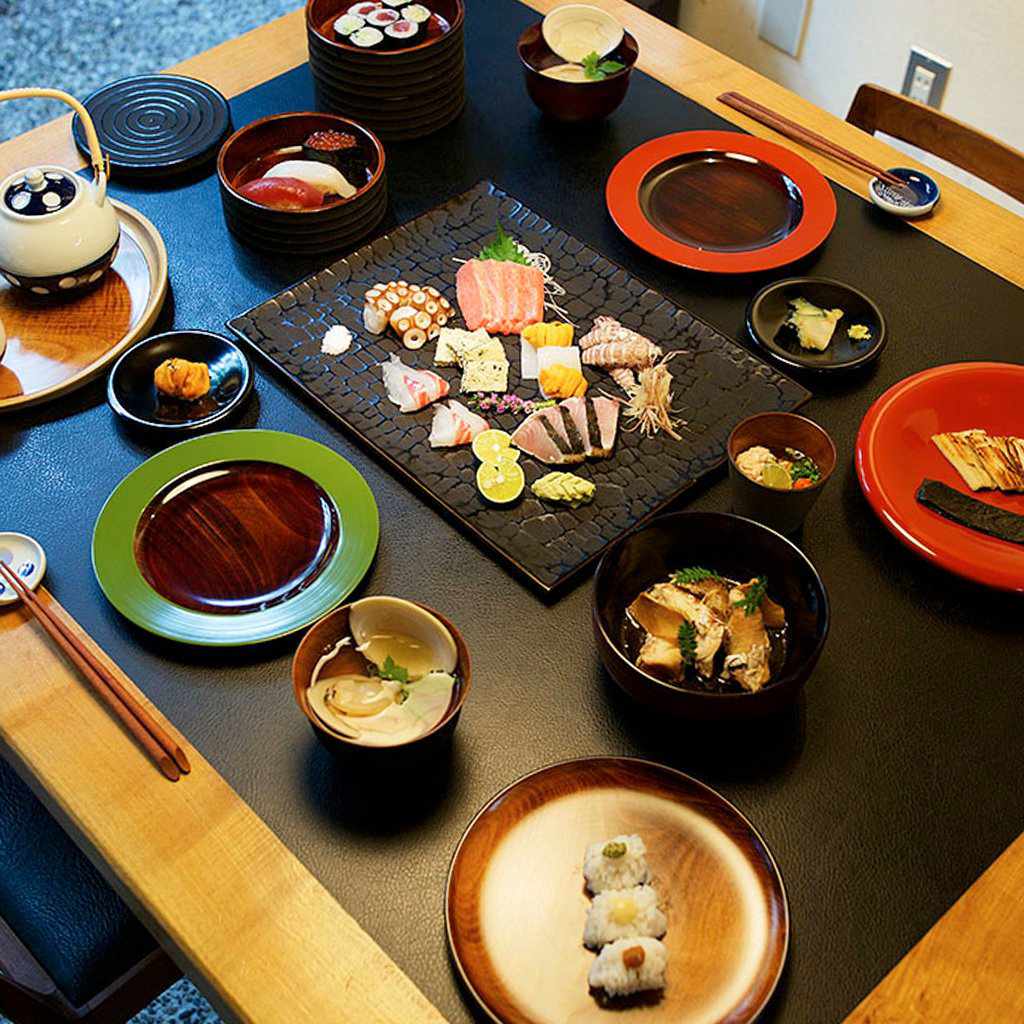 【飯椀】御椀 コマ塗 (内黒,内朱) | 香川漆器 | 87.5 - Image 5
