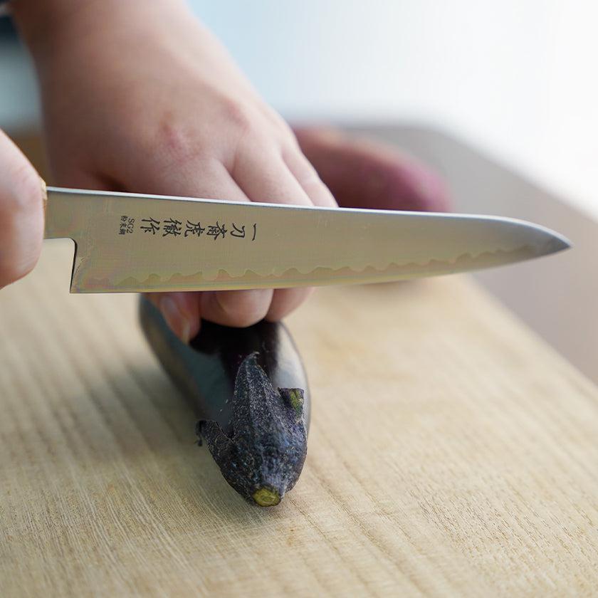 【ペティナイフ】粉末ハイス鋼スーパーゴールド(SG2) (両刃) 樫八角柄 150mm|BECOSオリジナル | 関の刃物|一刀斎虎徹 - Image 15
